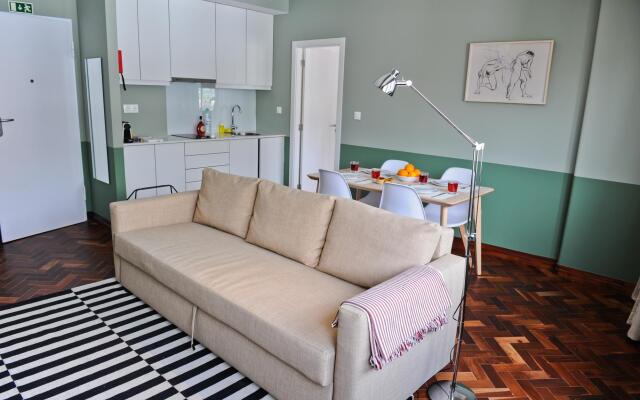 Lisbon Martini Nest by Misha s Place 6A