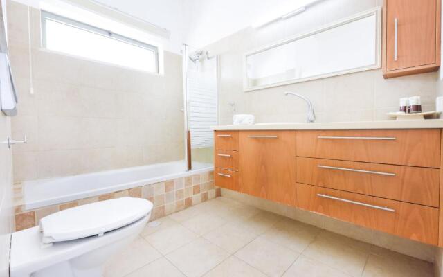 Quiet 4BR Penthouse in Yona Hanavi by HolyGuest