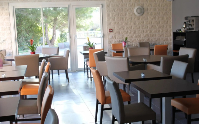 The Originals City, Le Mas de Grille