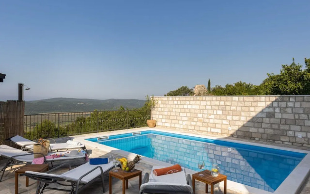 Villa Source with Private Pool