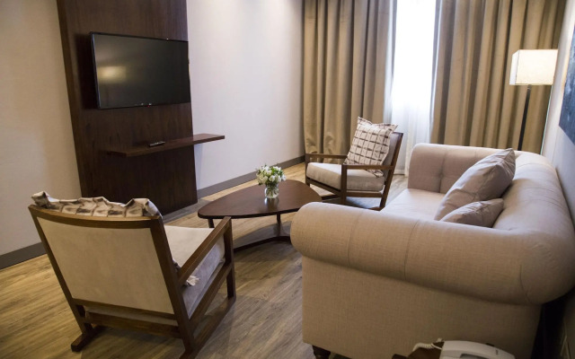 Hotel Land Plaza La Plata