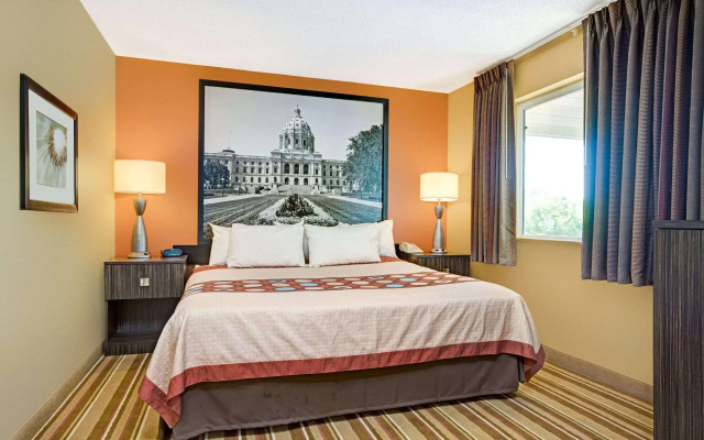 Blaine Town Inn & Suites