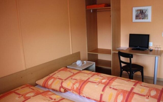 Hotel Restaurant Koi-Gartenteich