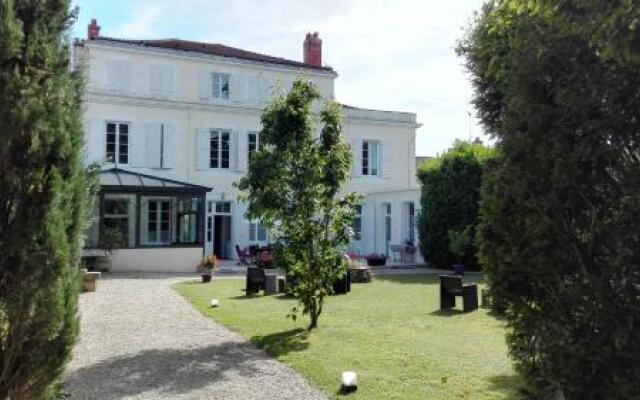 Chambres d'hôtes H De Surgeres