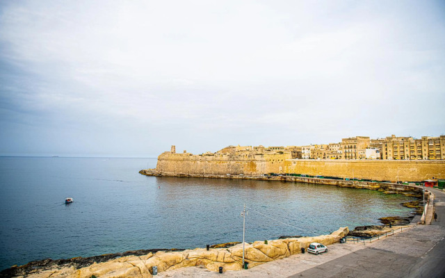 Coral Apartment (Valletta)
