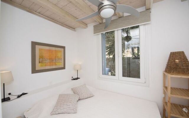 Ornos Suites
