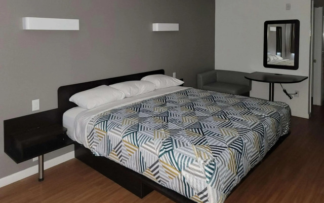 Rodeway Inn & Suites Thousand Palms - Rancho Mirage