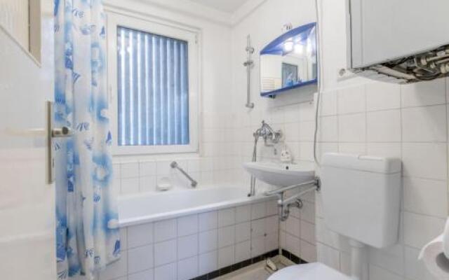 6011 Private Room 1 Person