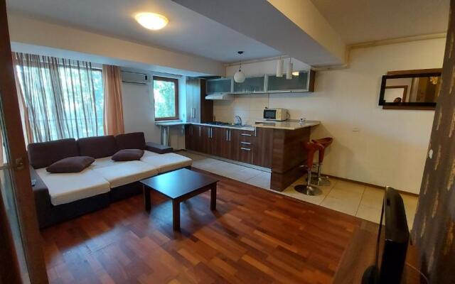 Mamaia Miraj E1