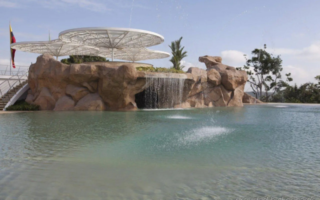 Hillary Nature Resort Spa