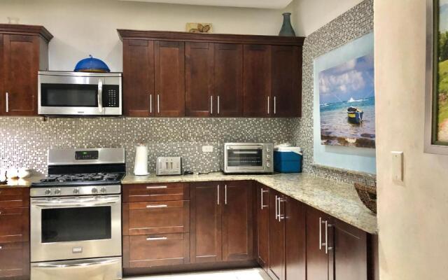 Cosy 4bdr beach house in Ochio Rios