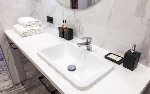 Кості Левицького 11