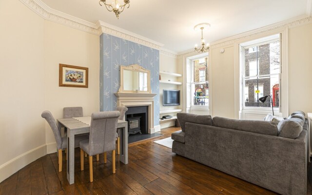 Altido Homely 2-Bed Flat W/ Private Courtyard In Bloomsbury
