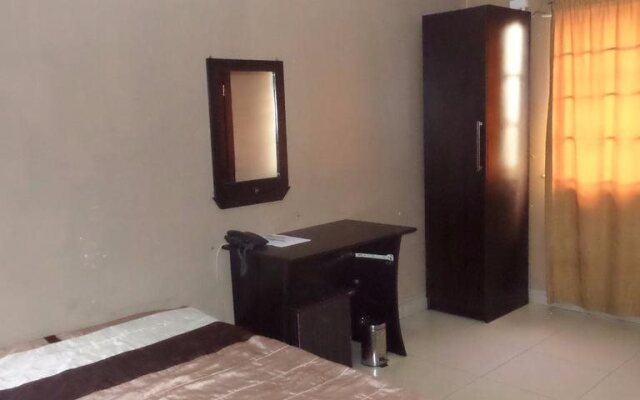 Westwing Suites