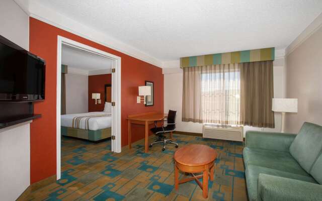 La Quinta Inn & Suites by Wyndham Denver Southwest Lakewood