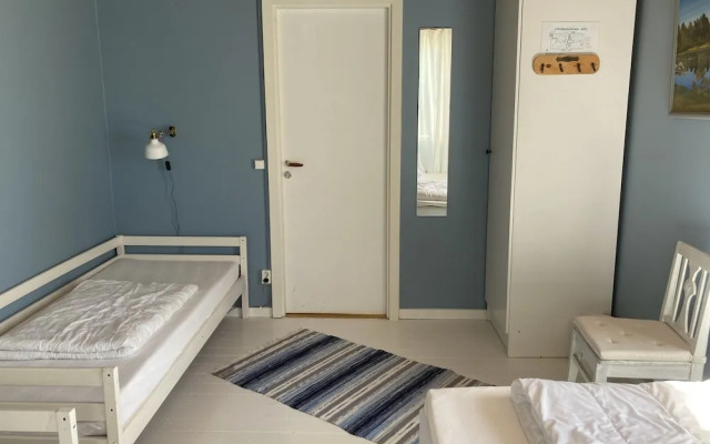 Kustnära Vandrarhem - Hostel