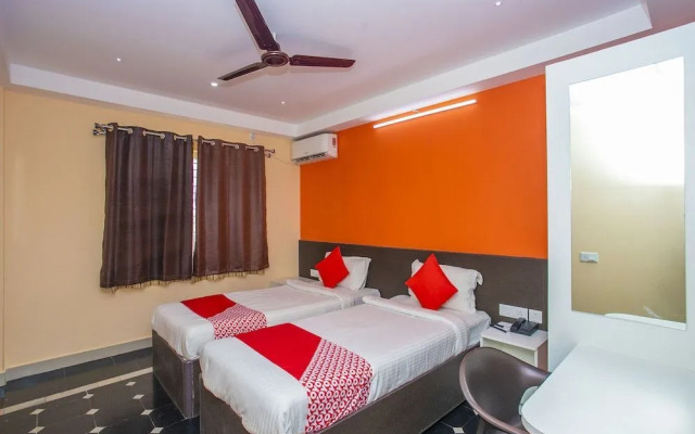 Chairmen's Hotel By OYO Rooms
