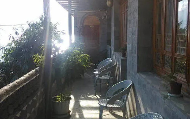 Dali Shuanglang Yinyu Jinxiangyuan Erhai Seaview Hotel