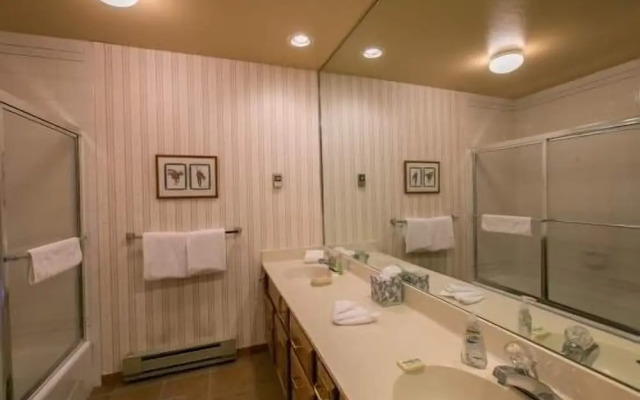 Townsend Place Condo 3 minutes walk to Beaver Creek VIllage by RedAwning