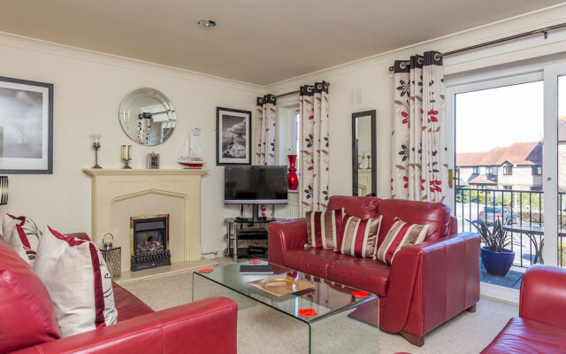 Quay Holidays - Harbourside Park