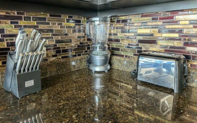 Upscale Ocean View Condo Close to it all Great