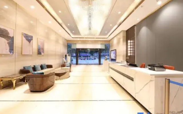 Xing Too Peng Ya Hotel（Buji Da Fen Metro Station Oil Painting Village Store)