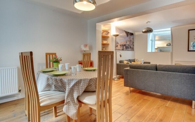 Light and Spacious Cottage, Located in the Pleasant Centre of Brighton