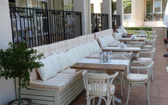 Atia Resort