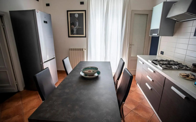 Travellers Photo Home