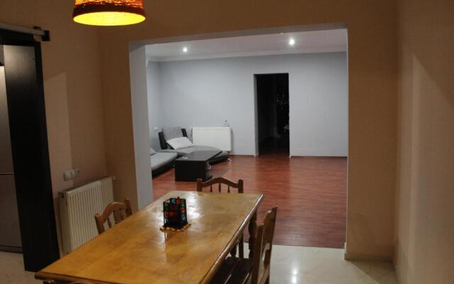 Flat With 3 Bedrooms