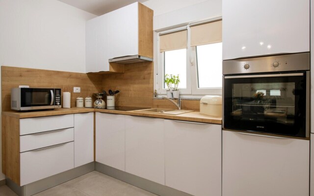 Stunning Home in Radeki Glavica With 3 Bedrooms and Wifi