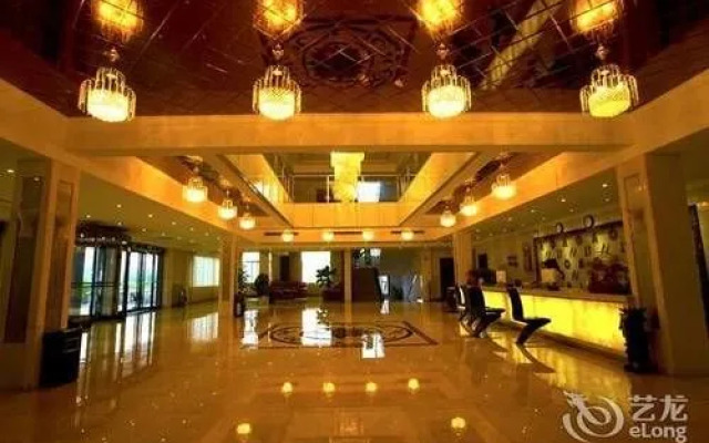 Yuntai Mountain Country Melody Holiday Hotel