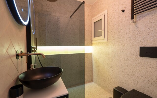 Deluxe 4 Bedrooms Apartment in Athens Center