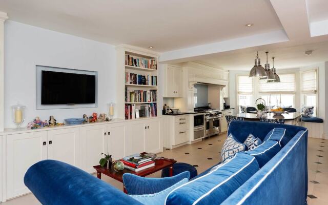 Veeve - Bramerton Street