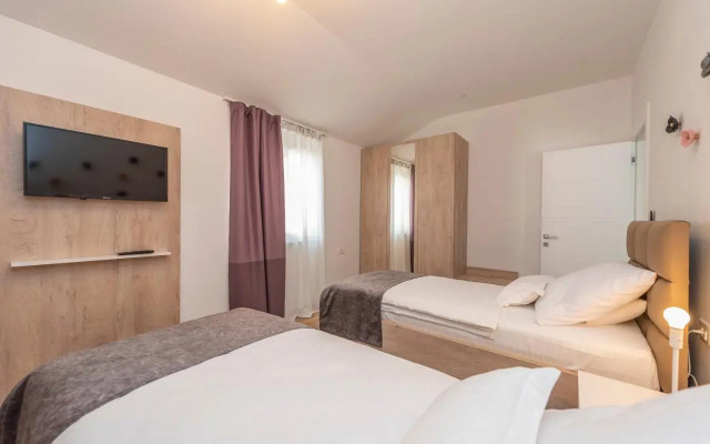 Luxury Apartments - La Vir 5& 6