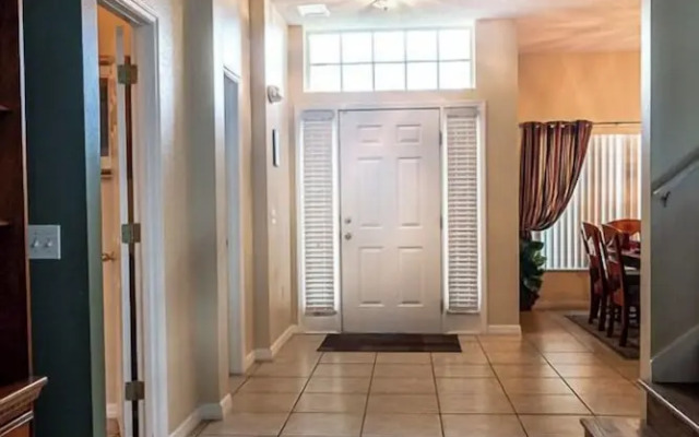 Crescent Lakes Villa