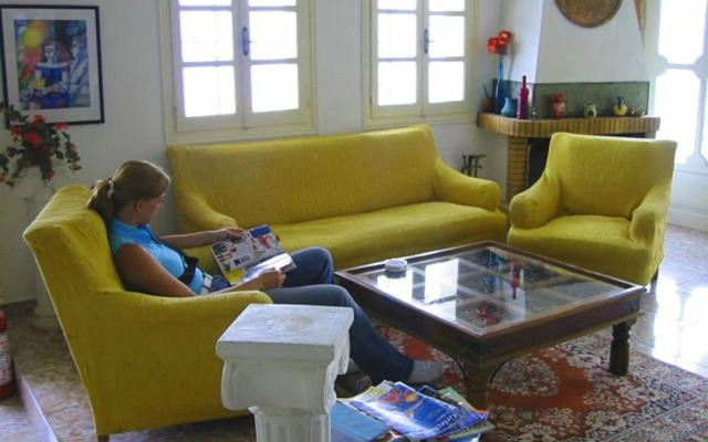 Apraos Bay Hotel In Kalamaki Beach