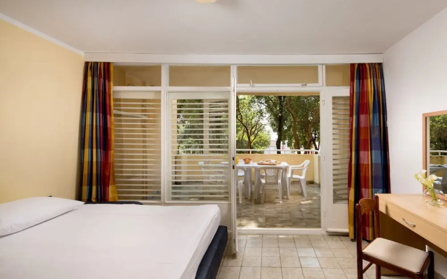 Lanterna Resort
