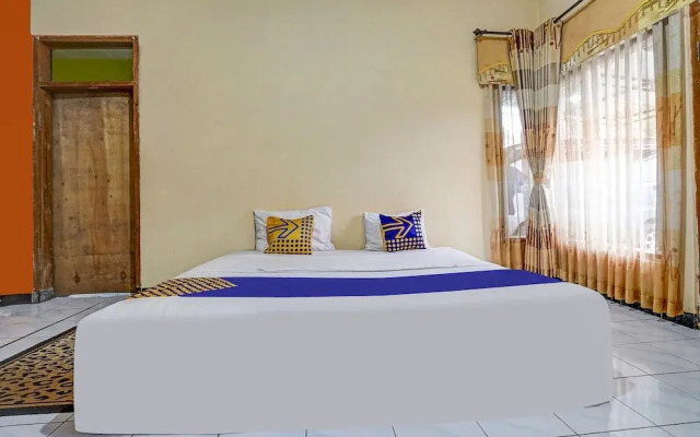 OYO Homes 90914 Eco Tourism Desa Cipada Bukit Senyum Homestay Syariah