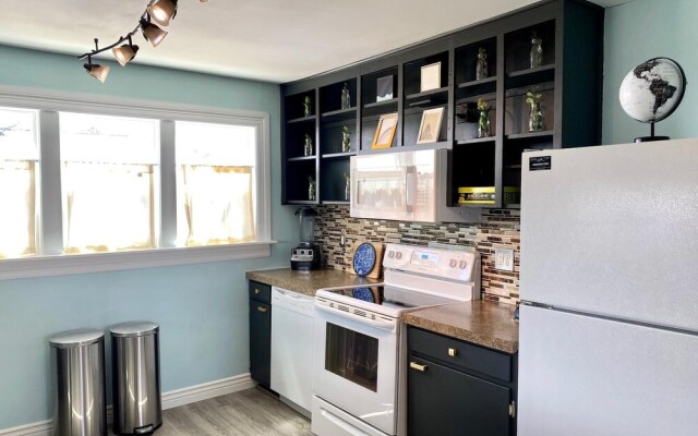 Adorable Bungalow Near Downtown Loveland!