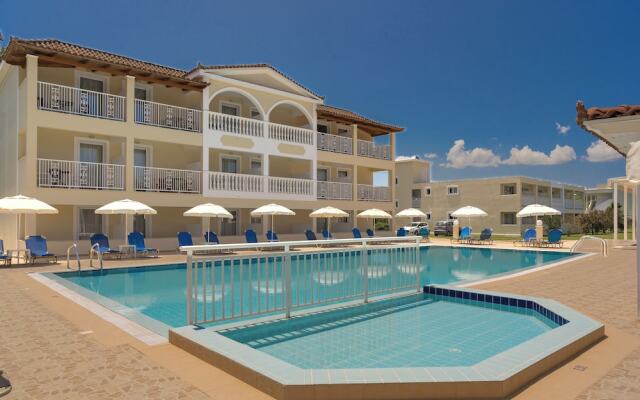 Manousis ApartHotel