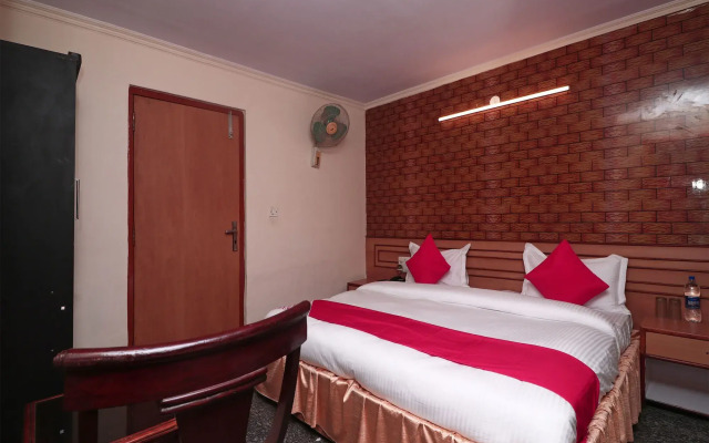 OYO 14931 Hotel Step In