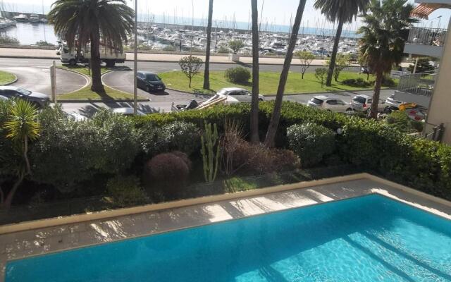 Appartement Front de Mer avec Piscine