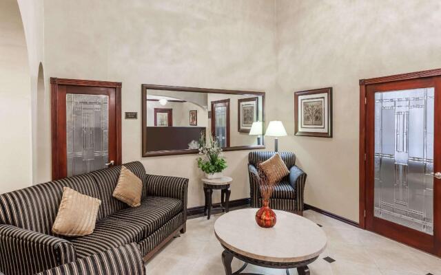 Holiday Inn Express Anaheim West by IHG