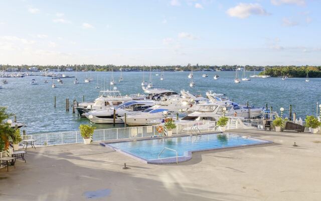 La Marinita- Marina Views Pool Parking Location
