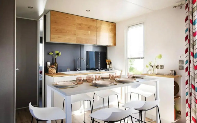 Mobilhome in Bessan With Terrace