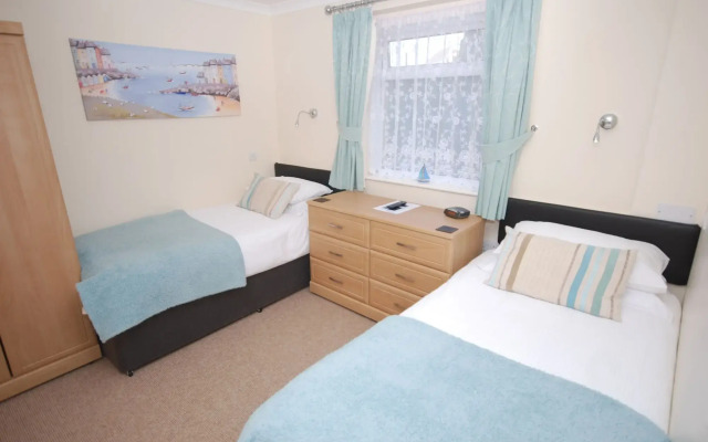 Westbury Lodge