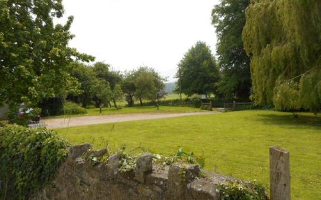 Llansabbath Country Farmhouse B&B