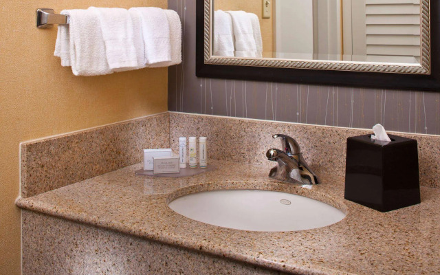 Courtyard by Marriott Memphis Airport