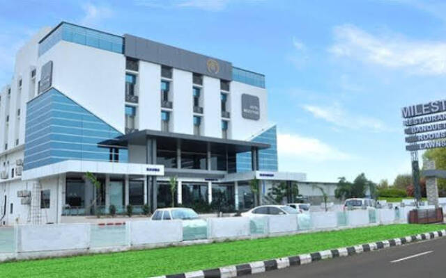 Hotel Milestone